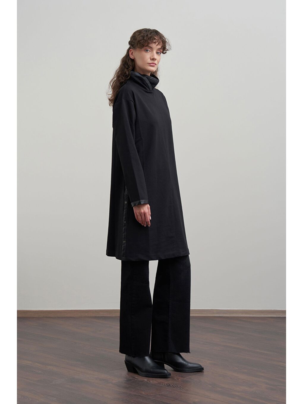 Siyah-Deri Biyeli Pamuklu Uzun Tunik-1