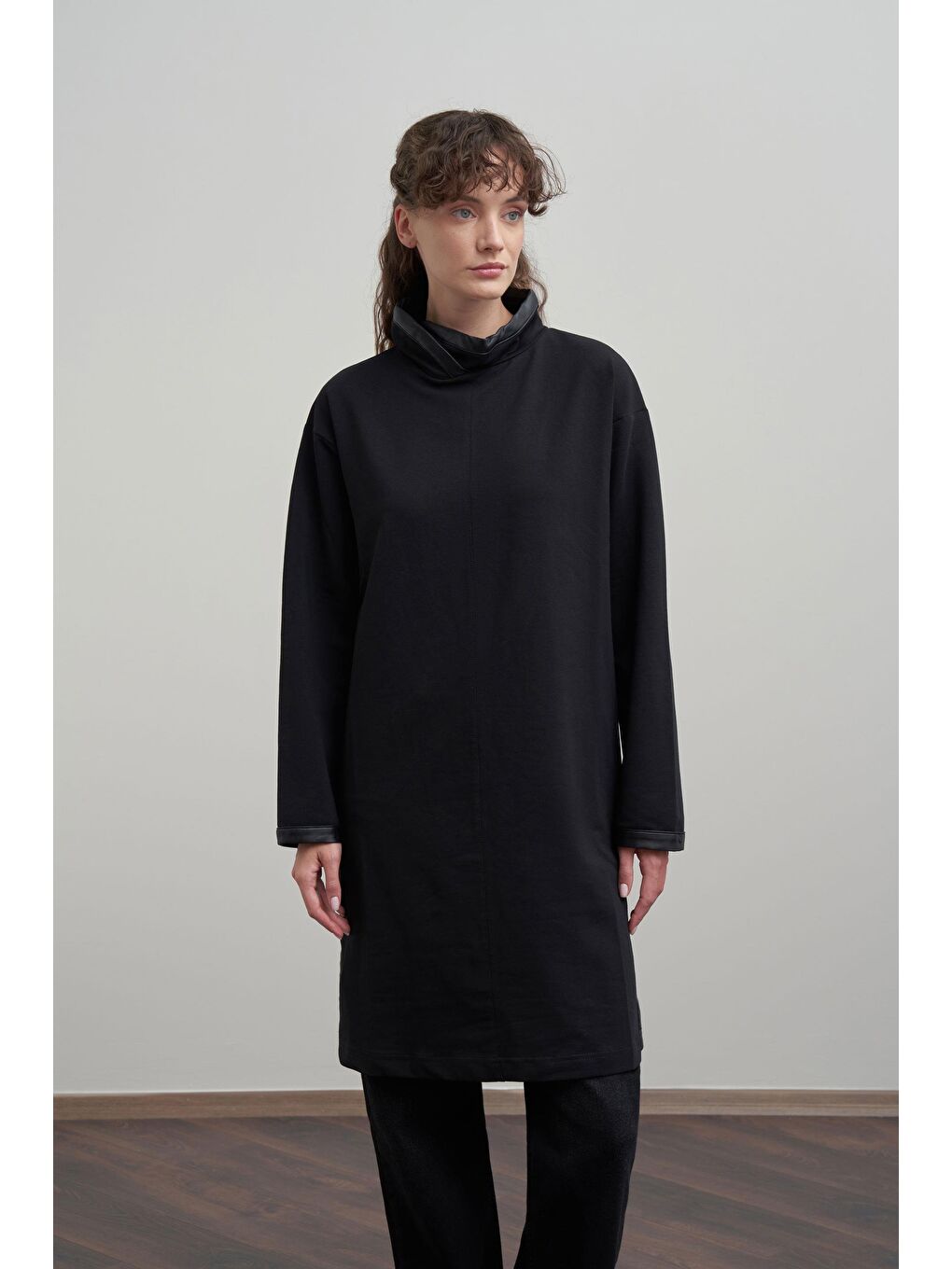 Siyah-Deri Biyeli Pamuklu Uzun Tunik-3