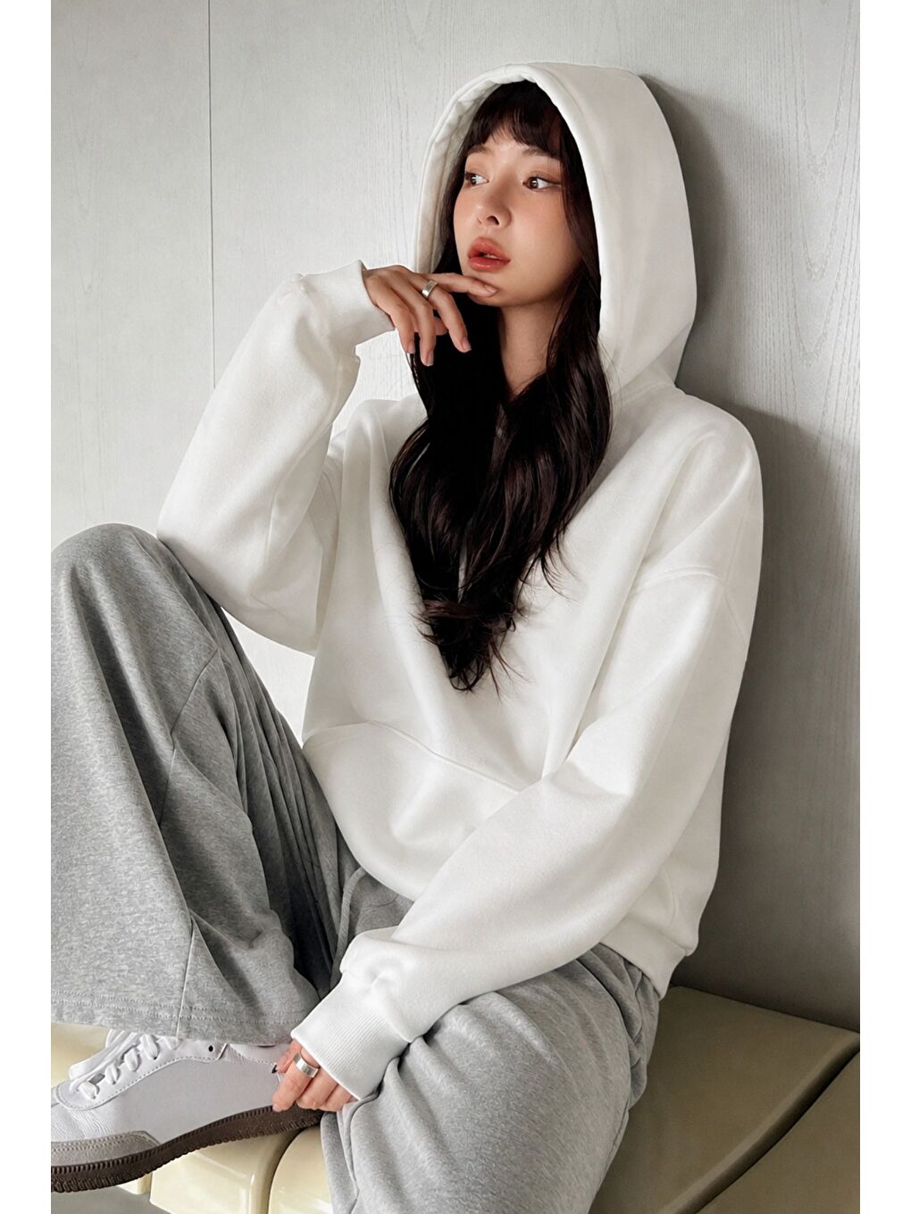 Beyaz Kadın Oversize Kapüşonlu Sweatshirt Rahat Kalıp Günlük Basic Hoodie-3