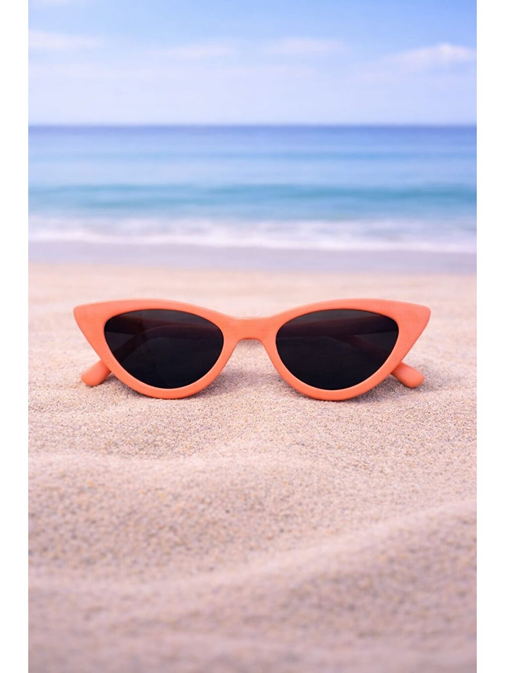 Beyaz Çocuk Desenli Mayo Takımı - Bone ve Güneş Gözlüğü Hediyeli 2'li Set 12714-1