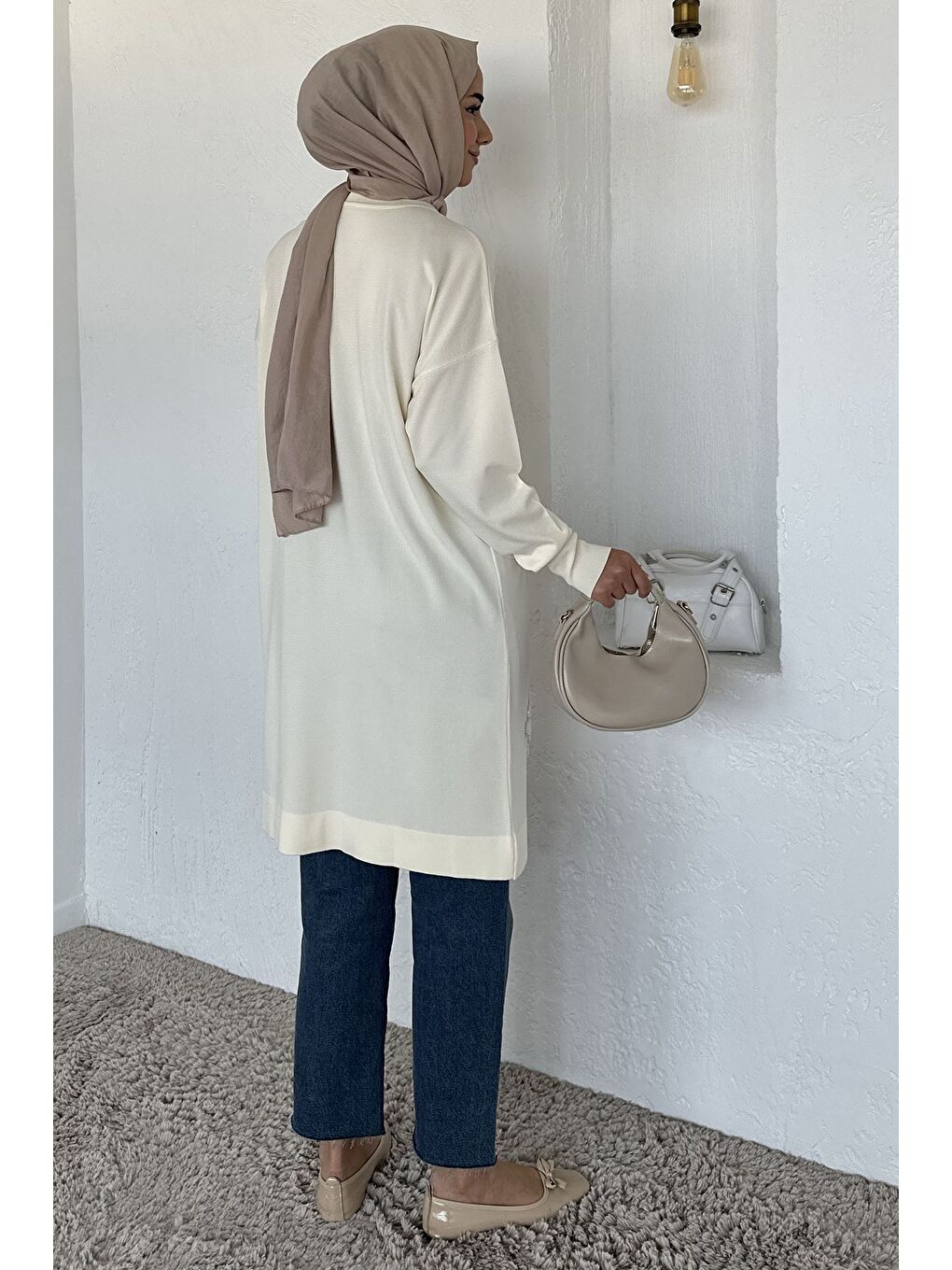 Ekru Gülseli Çiçek Fistolu Ön Düğmeli Tesettür Triko Hırka-1