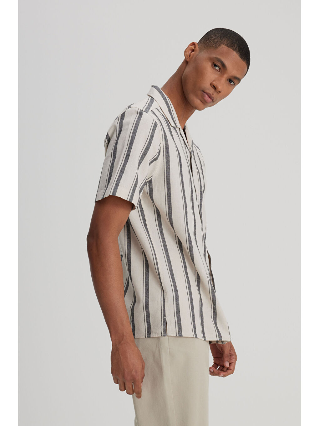 Karışık Loose Fit Rahat Kesim Kısa Kollu Gri Gömlek-2