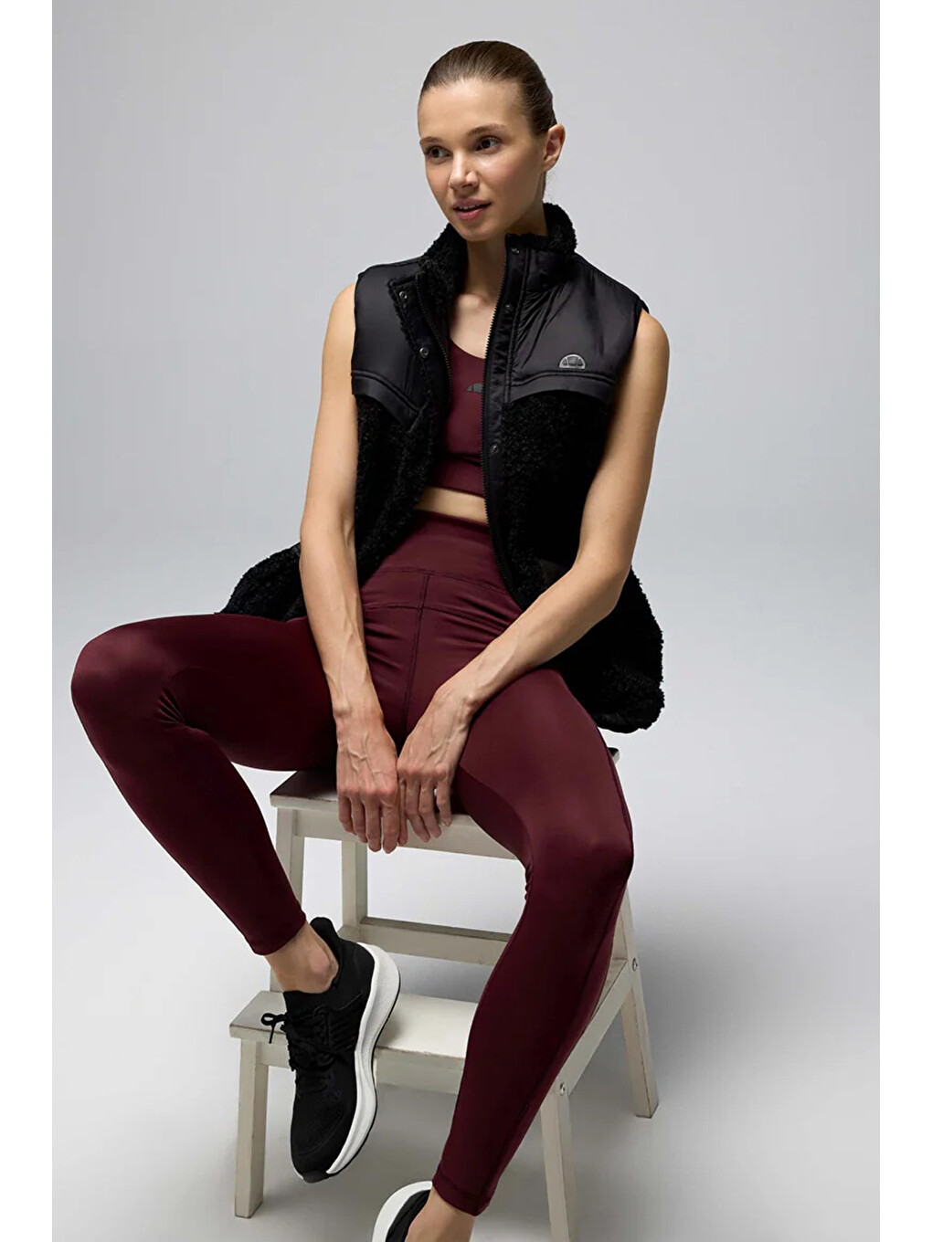 Siyah Logolu Regular Fit Dik Yaka Polar Yelek Kadın EF545-BK-1