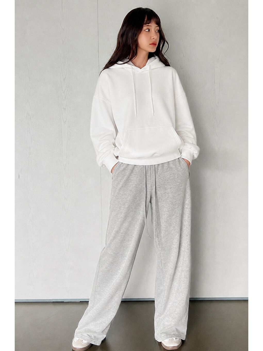 Beyaz Kadın Oversize Kapüşonlu Sweatshirt Rahat Kalıp Günlük Basic Hoodie-5