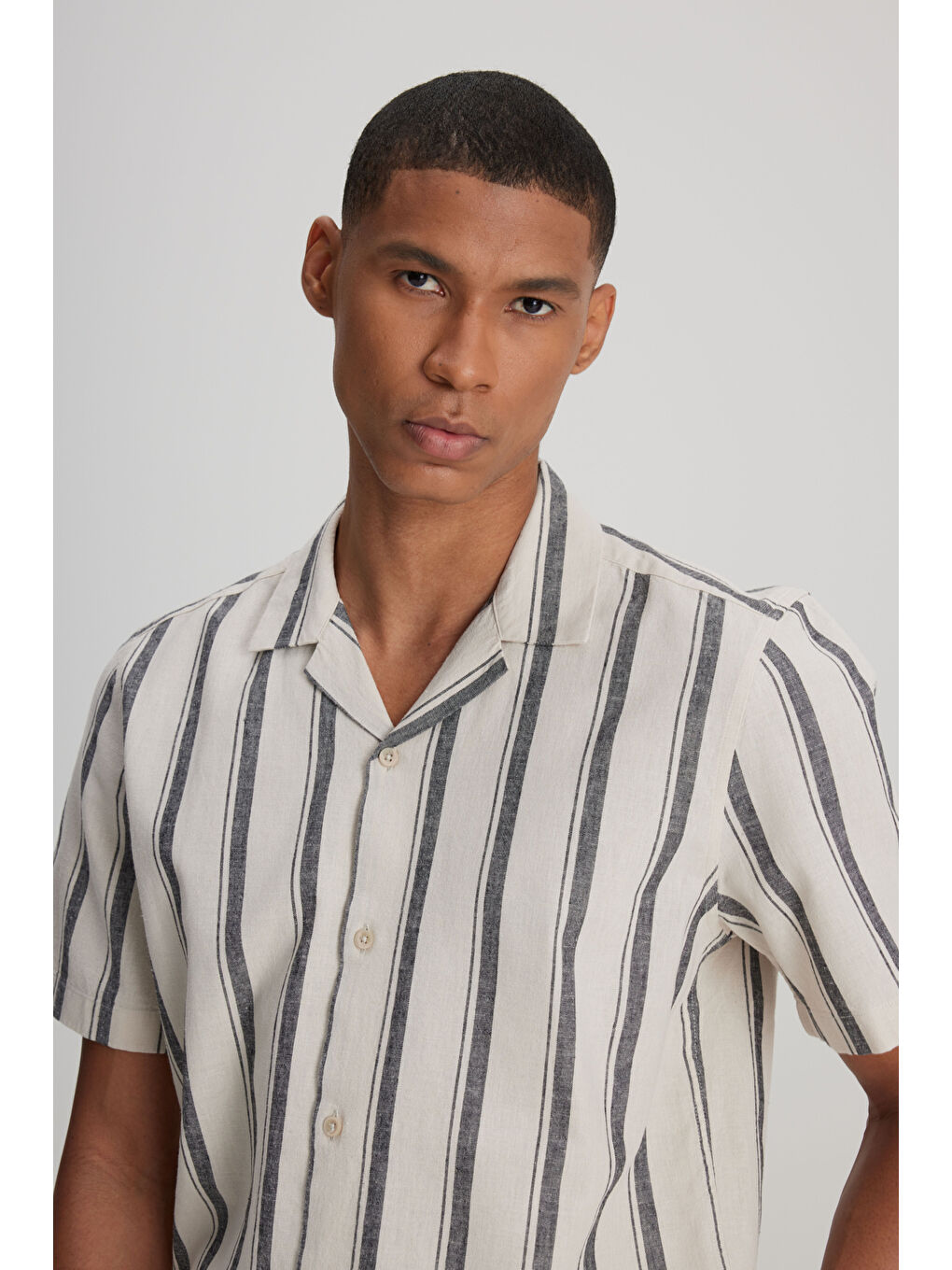 Karışık Loose Fit Rahat Kesim Kısa Kollu Gri Gömlek-4