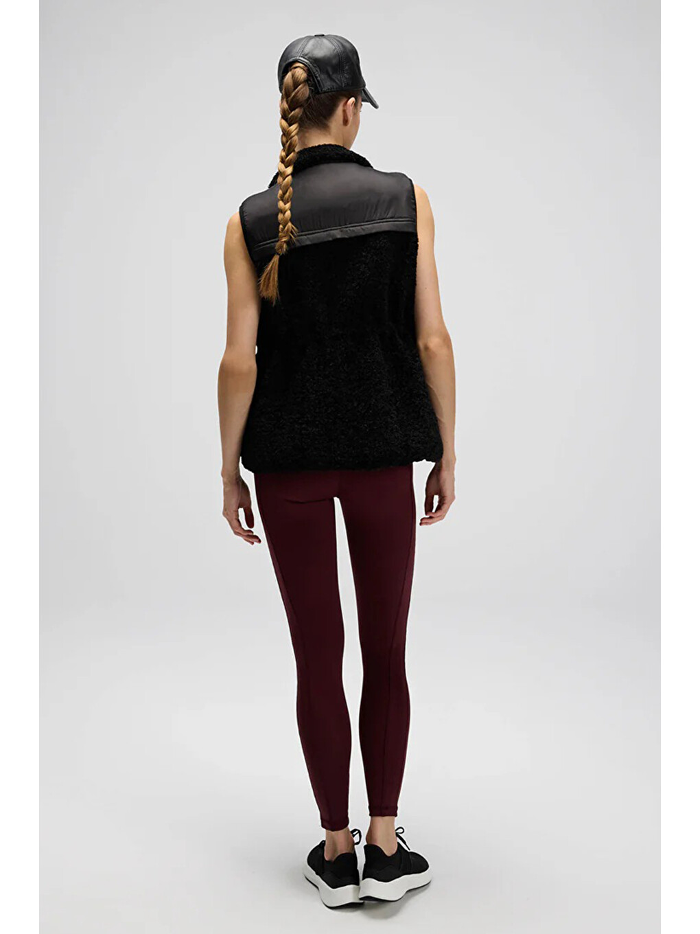 Siyah Logolu Regular Fit Dik Yaka Polar Yelek Kadın EF545-BK-3