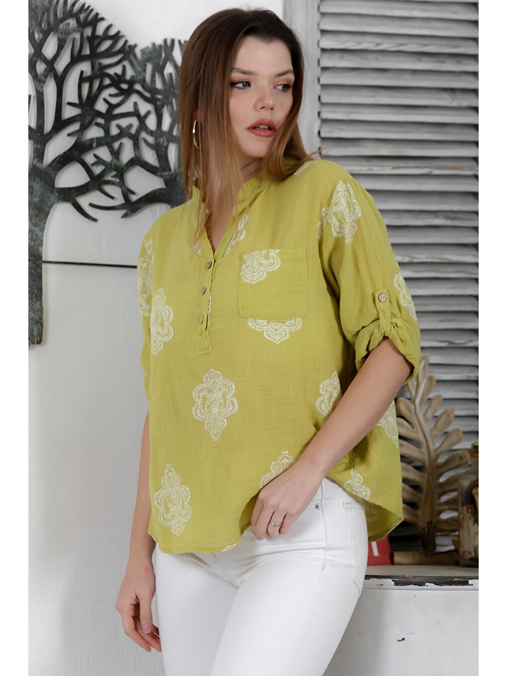 Yeşil İtalyan Açık Limon Hakim Yaka Düğmeli 3/4 Kol Desenli Düğmeli Cepli Keten Karışımlı Dokuma Bluz-2
