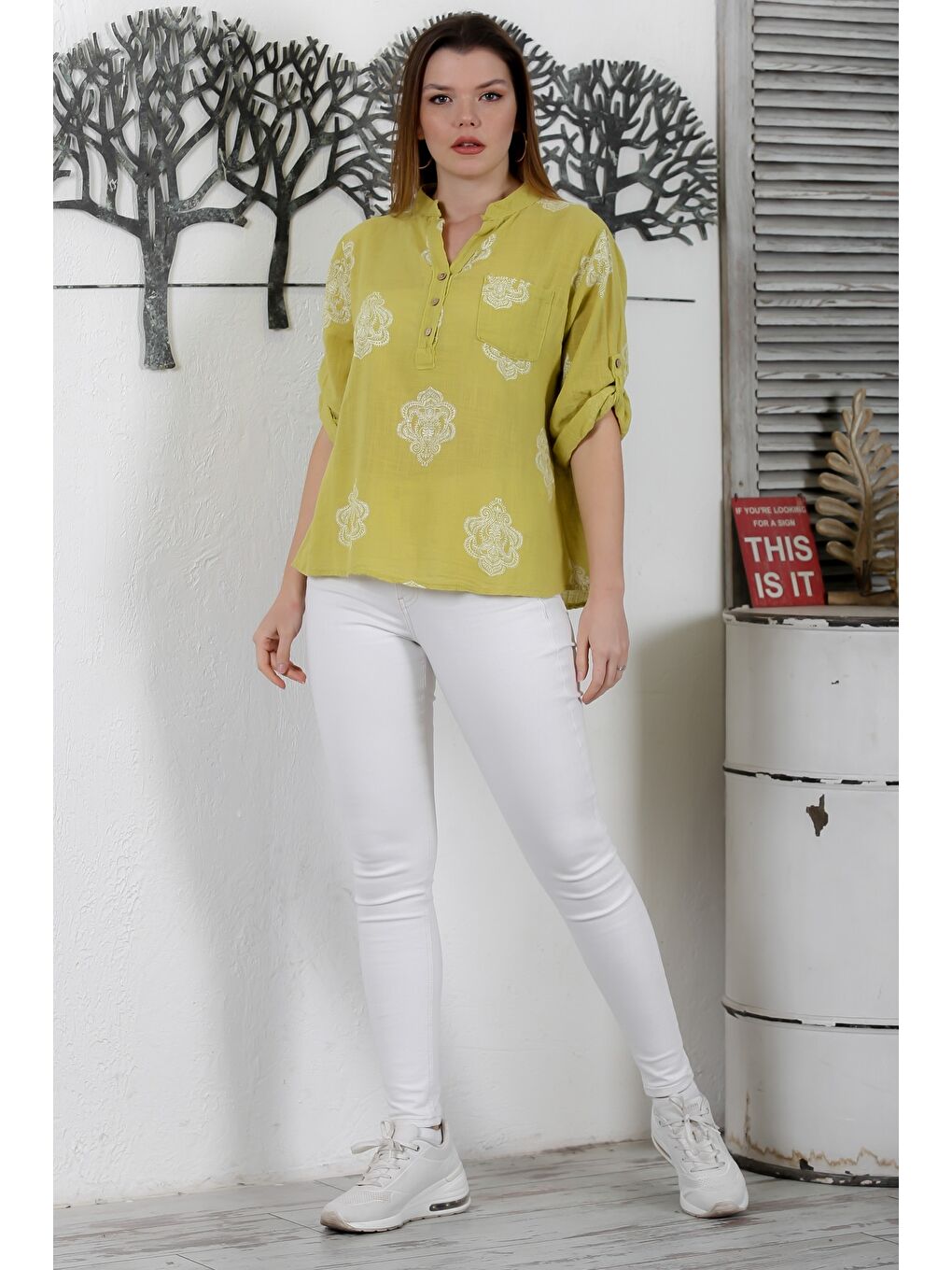 Yeşil İtalyan Açık Limon Hakim Yaka Düğmeli 3/4 Kol Desenli Düğmeli Cepli Keten Karışımlı Dokuma Bluz-4