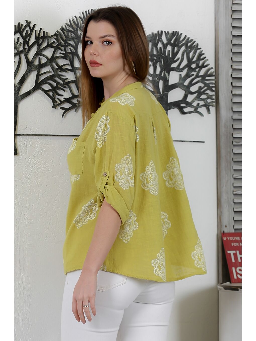 Yeşil İtalyan Açık Limon Hakim Yaka Düğmeli 3/4 Kol Desenli Düğmeli Cepli Keten Karışımlı Dokuma Bluz-5