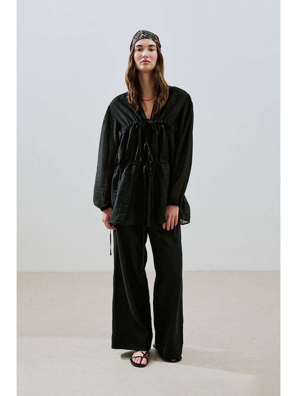 Büzgülü Bağlamalı Bluz Siyah-1