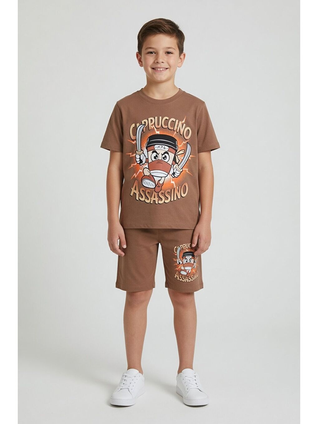 Kahverengi Karakter Baskılı Bisiklet Yaka Tişörtlü Erkek Çocuk Şortlu Takım 23843
