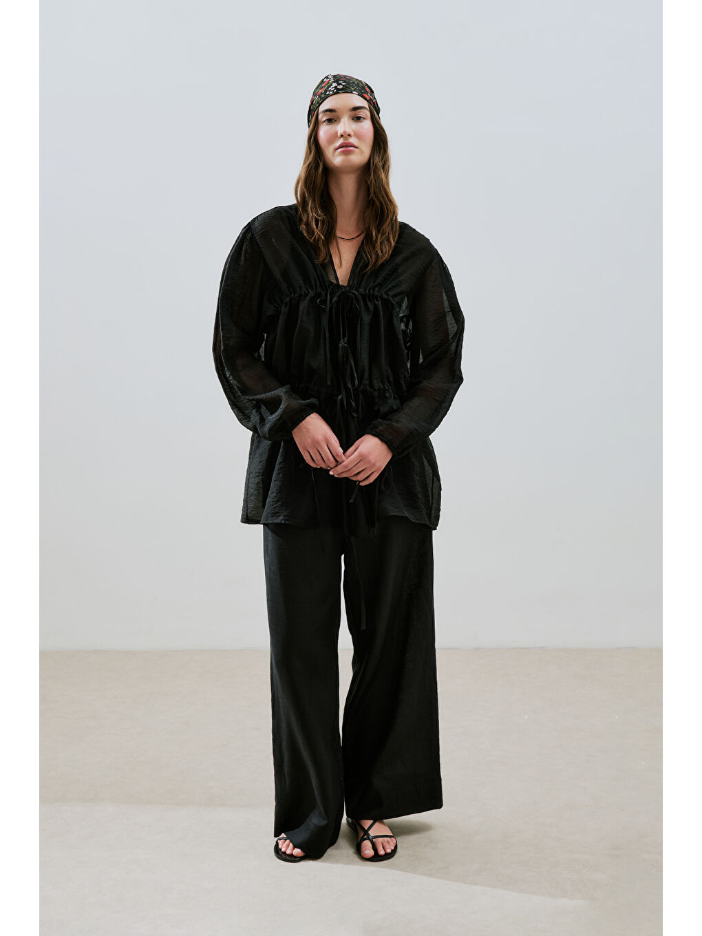 Büzgülü Bağlamalı Bluz Siyah-3