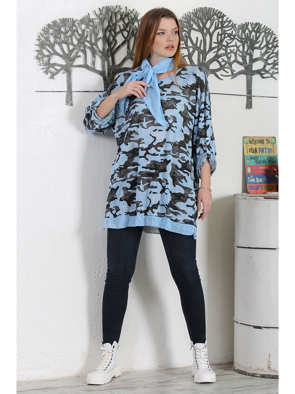 İtalyan Kamuflaj Turkuaz Yuvarlak Yaka Düğmeli Uzun Kollu Pul Payetli Casual Fularlı Örme Bluz-3