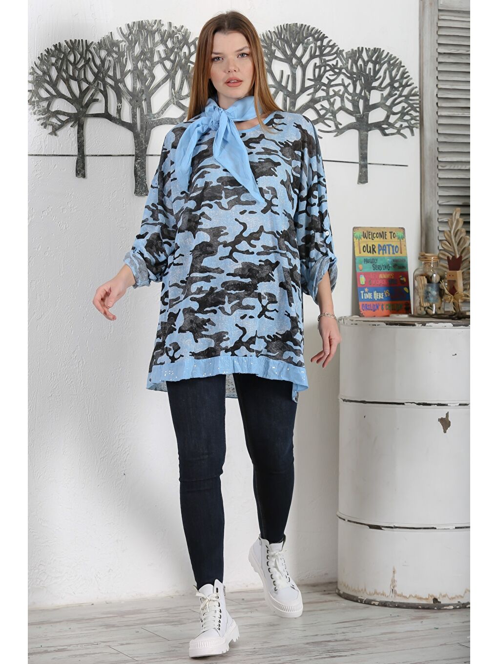 İtalyan Kamuflaj Turkuaz Yuvarlak Yaka Düğmeli Uzun Kollu Pul Payetli Casual Fularlı Örme Bluz-4