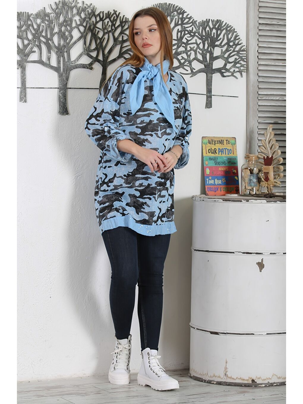 İtalyan Kamuflaj Turkuaz Yuvarlak Yaka Düğmeli Uzun Kollu Pul Payetli Casual Fularlı Örme Bluz-5