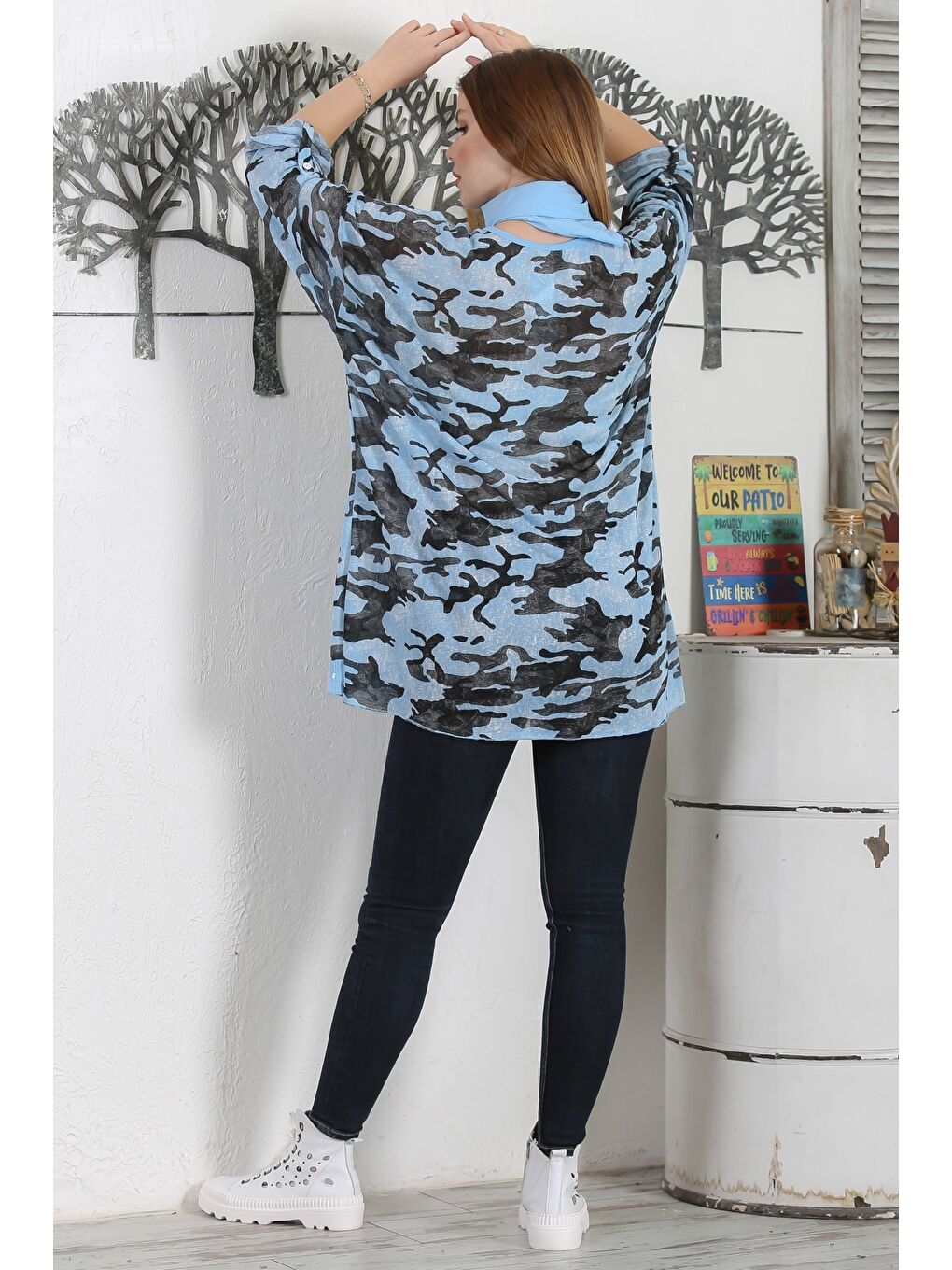 İtalyan Kamuflaj Turkuaz Yuvarlak Yaka Düğmeli Uzun Kollu Pul Payetli Casual Fularlı Örme Bluz-6