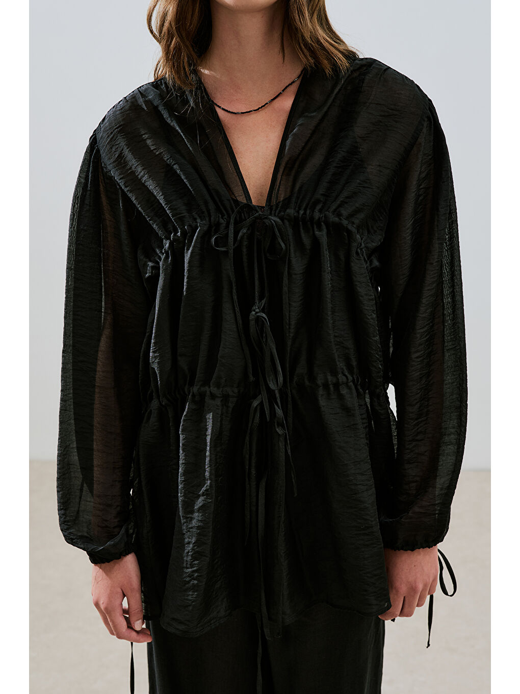 Büzgülü Bağlamalı Bluz Siyah-5