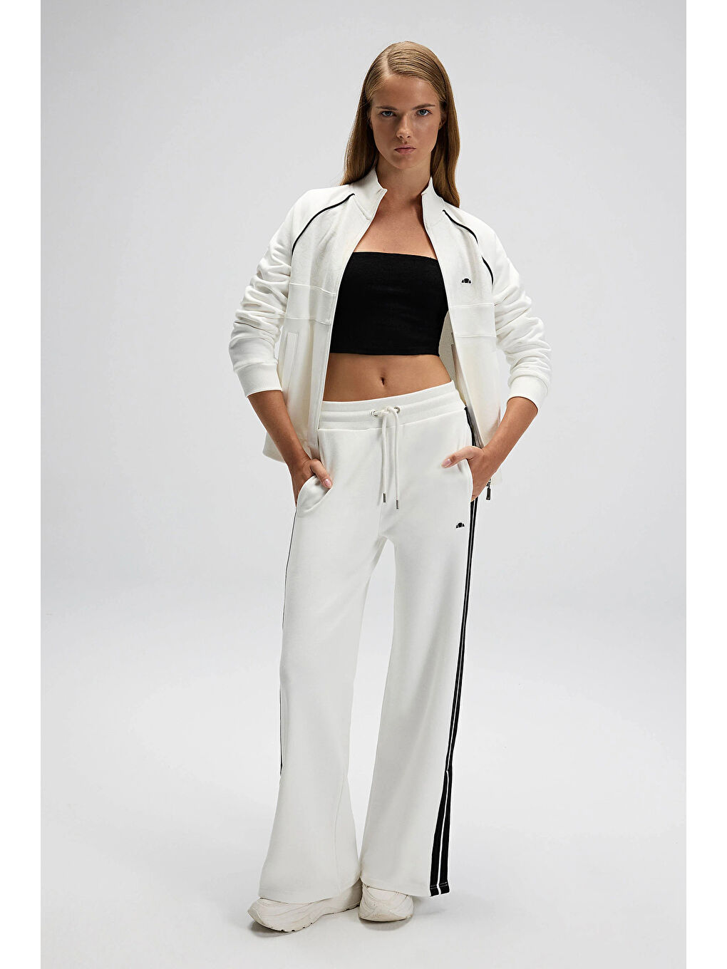 Beyaz Pamuklu Regular Fit Logolu Dik Yaka Fermuarlı Kadın Sweat EF535-OF-1