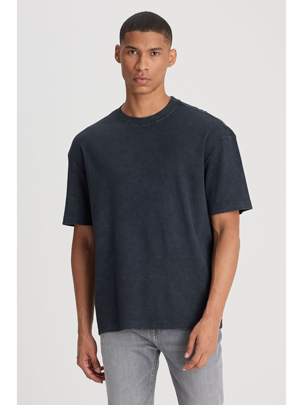 Loose Fit Rahat Kesim Bisiklet Yaka Antrasit Tişört-1