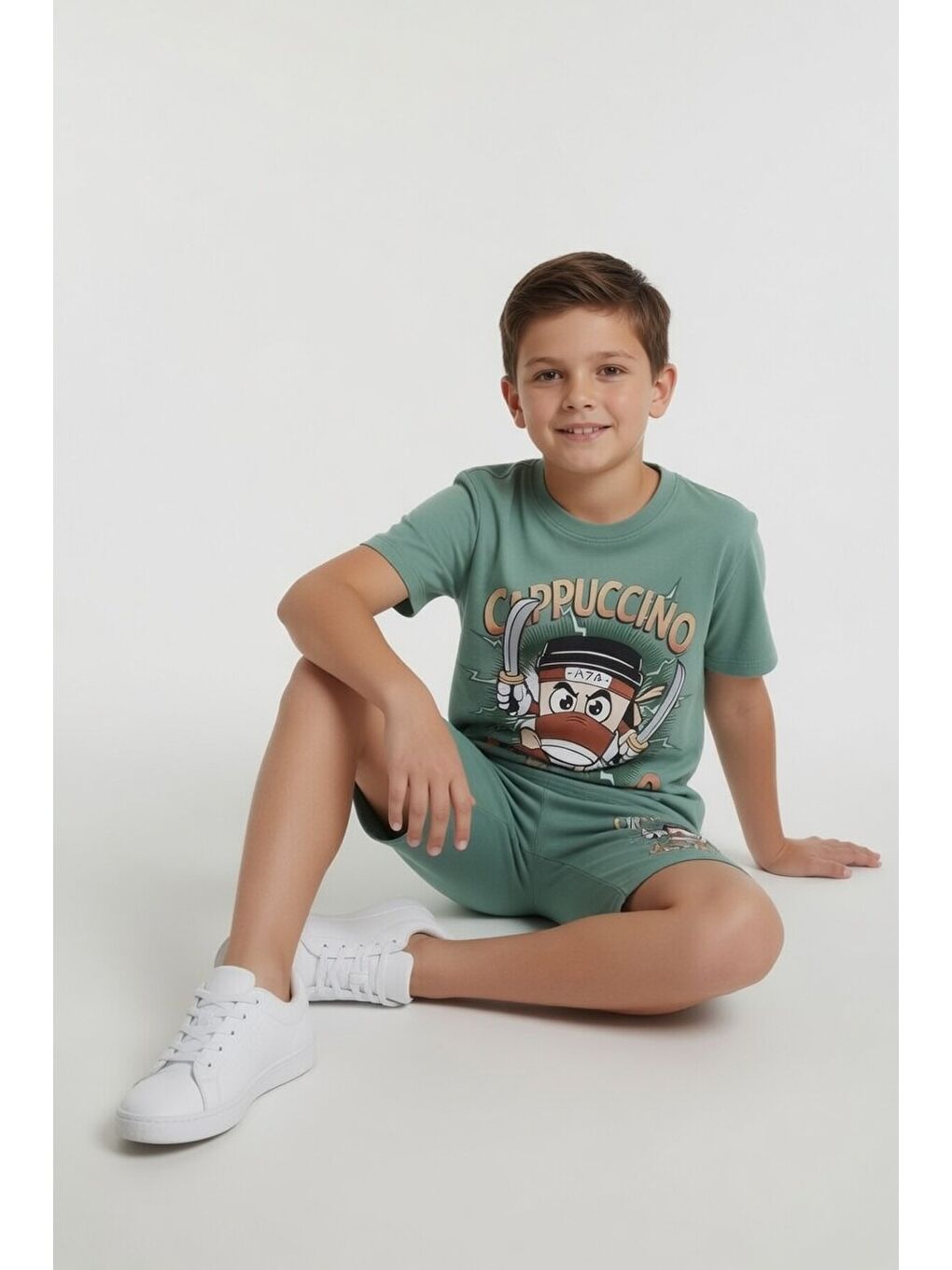 Yeşil Karakter Baskılı Bisiklet Yaka Tişörtlü Erkek Çocuk Şortlu Takım 23841-2