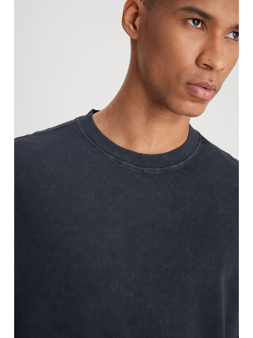 Loose Fit Rahat Kesim Bisiklet Yaka Antrasit Tişört-3