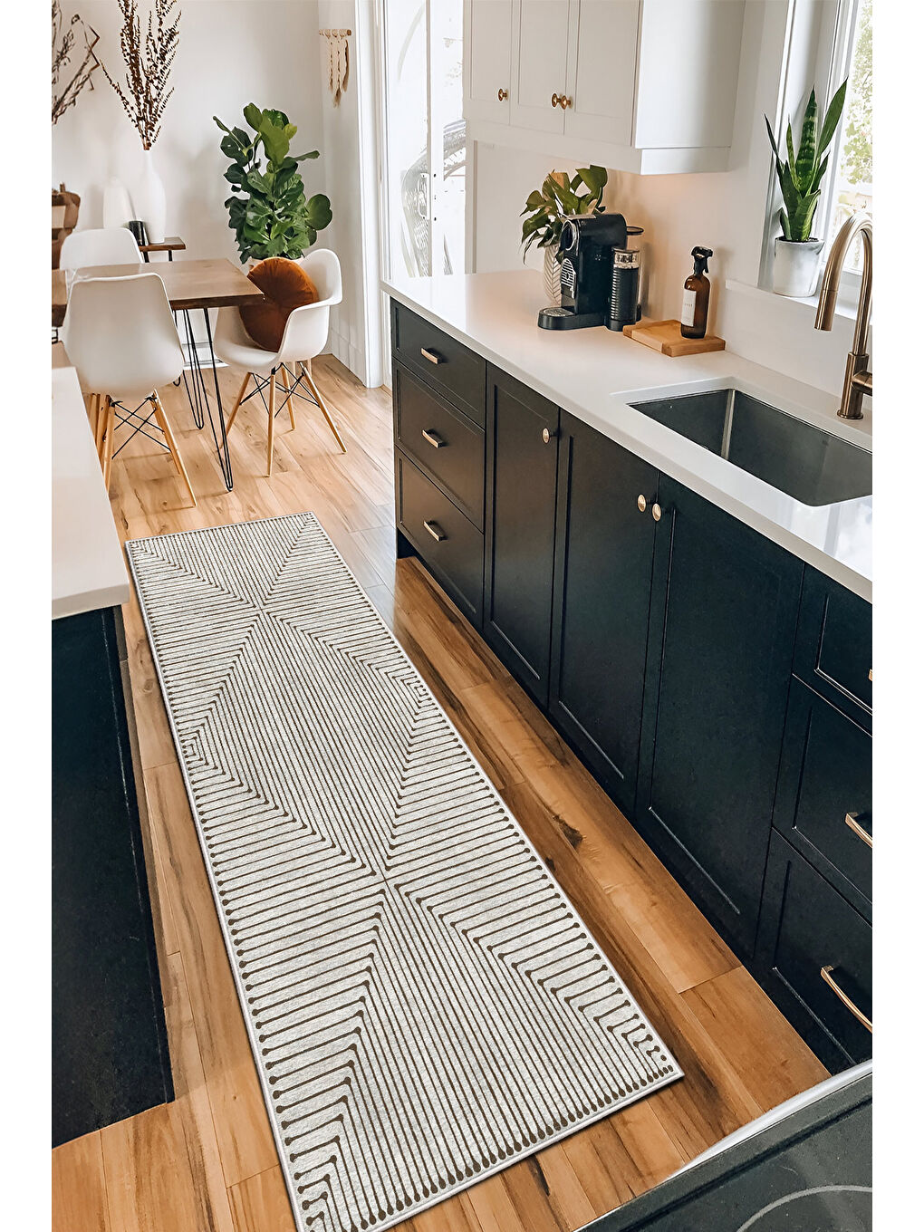 Beyaz Dekoratif Özel Tasarım Yıkanabilir İnce Kaymaz Tabanlı Modern Halı KECE FR18-4