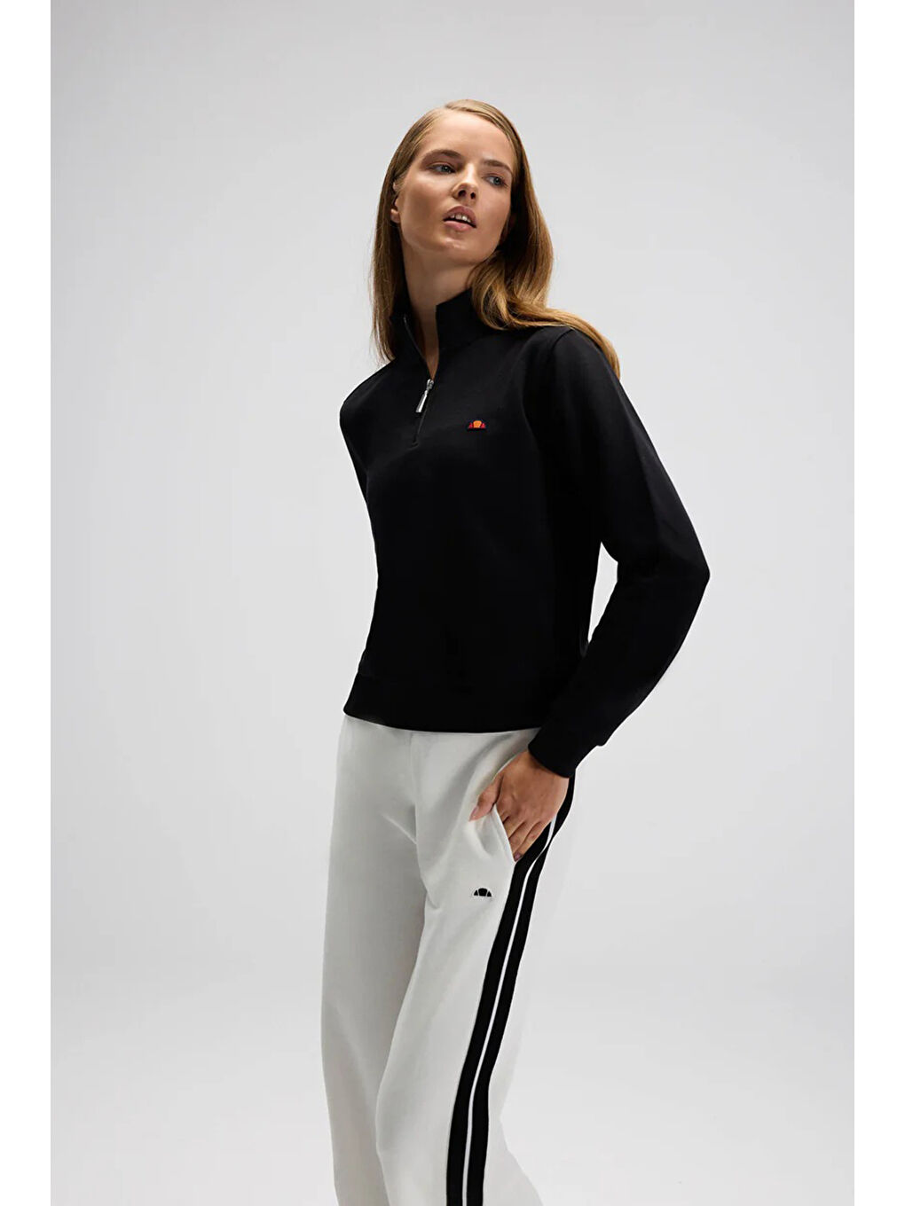 Siyah Pamuklu Regular Fit Yarım Fermuarlı Dik Yaka Kadın Sweat EF557-BK-1