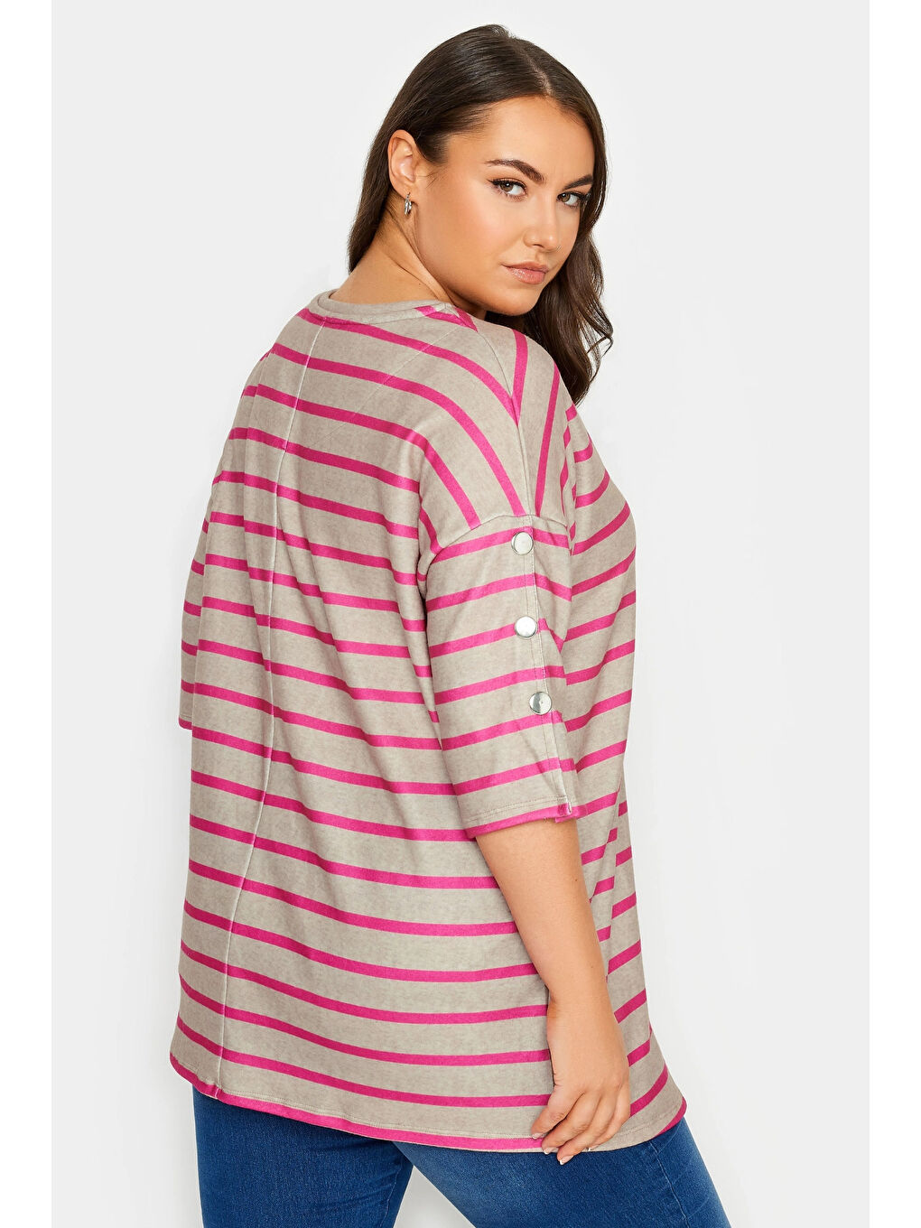 Bej Büyük Beden Bisiklet Yaka Yarım Kollu Düğme Detaylı Bluz 302682-4