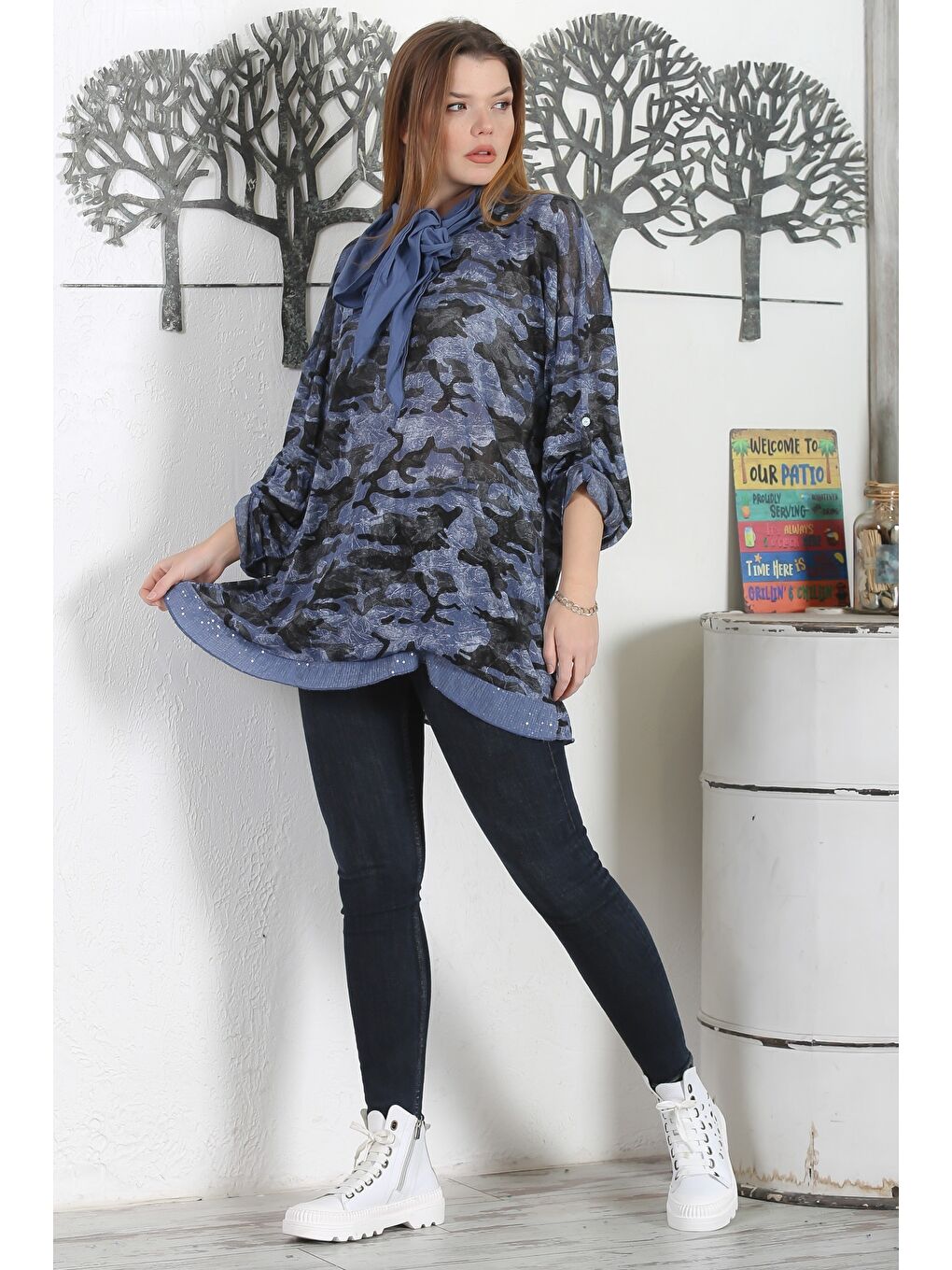 Turkuaz İtalyan Kamuflaj Toz Mavi Yuvarlak Yaka Düğmeli Uzun Kollu Pul Payetli Casual Fularlı Örme Bluz-3