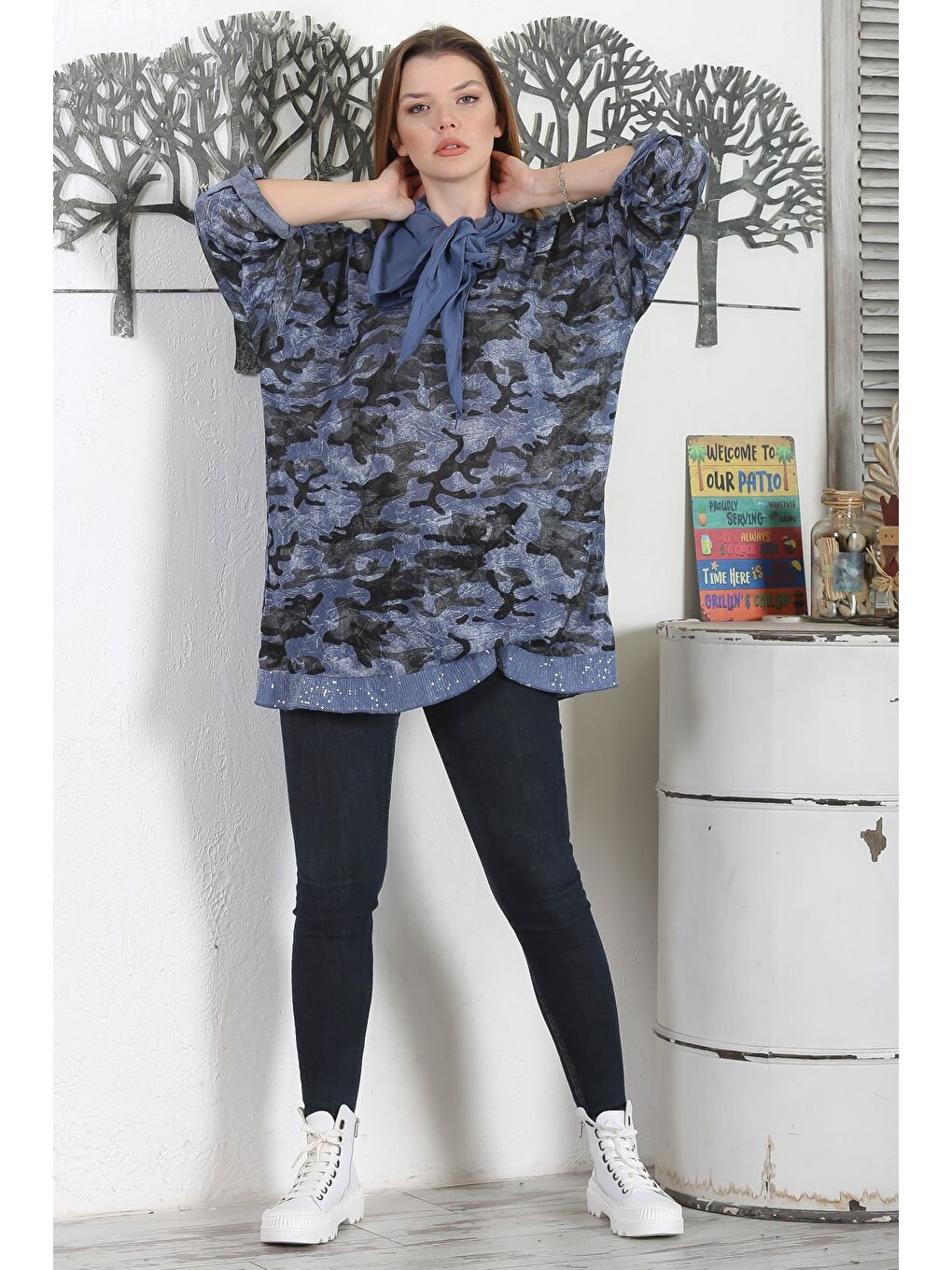 Turkuaz İtalyan Kamuflaj Toz Mavi Yuvarlak Yaka Düğmeli Uzun Kollu Pul Payetli Casual Fularlı Örme Bluz-4