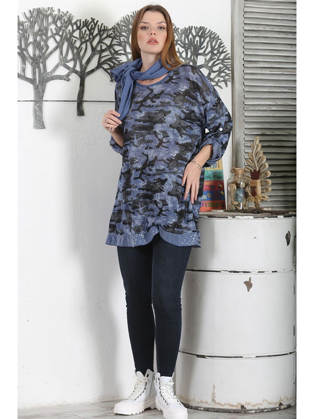 Turkuaz İtalyan Kamuflaj Toz Mavi Yuvarlak Yaka Düğmeli Uzun Kollu Pul Payetli Casual Fularlı Örme Bluz-5