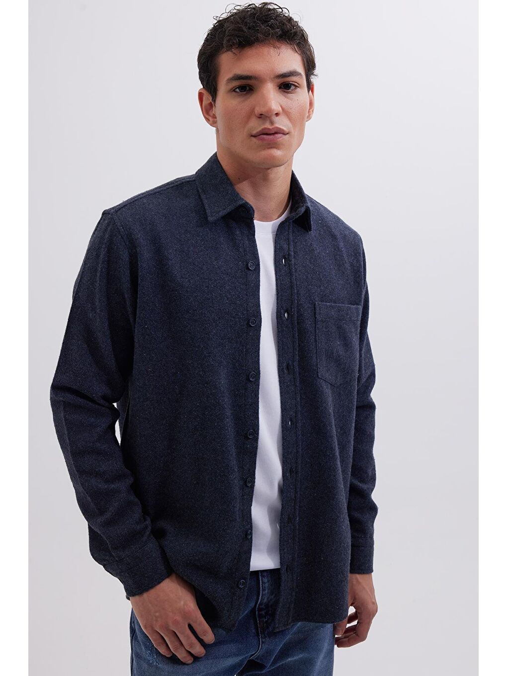 Erkek Regular Fit Klasik Kesim Düz Cepli Koyu İndigo Oduncu Gömlek-1
