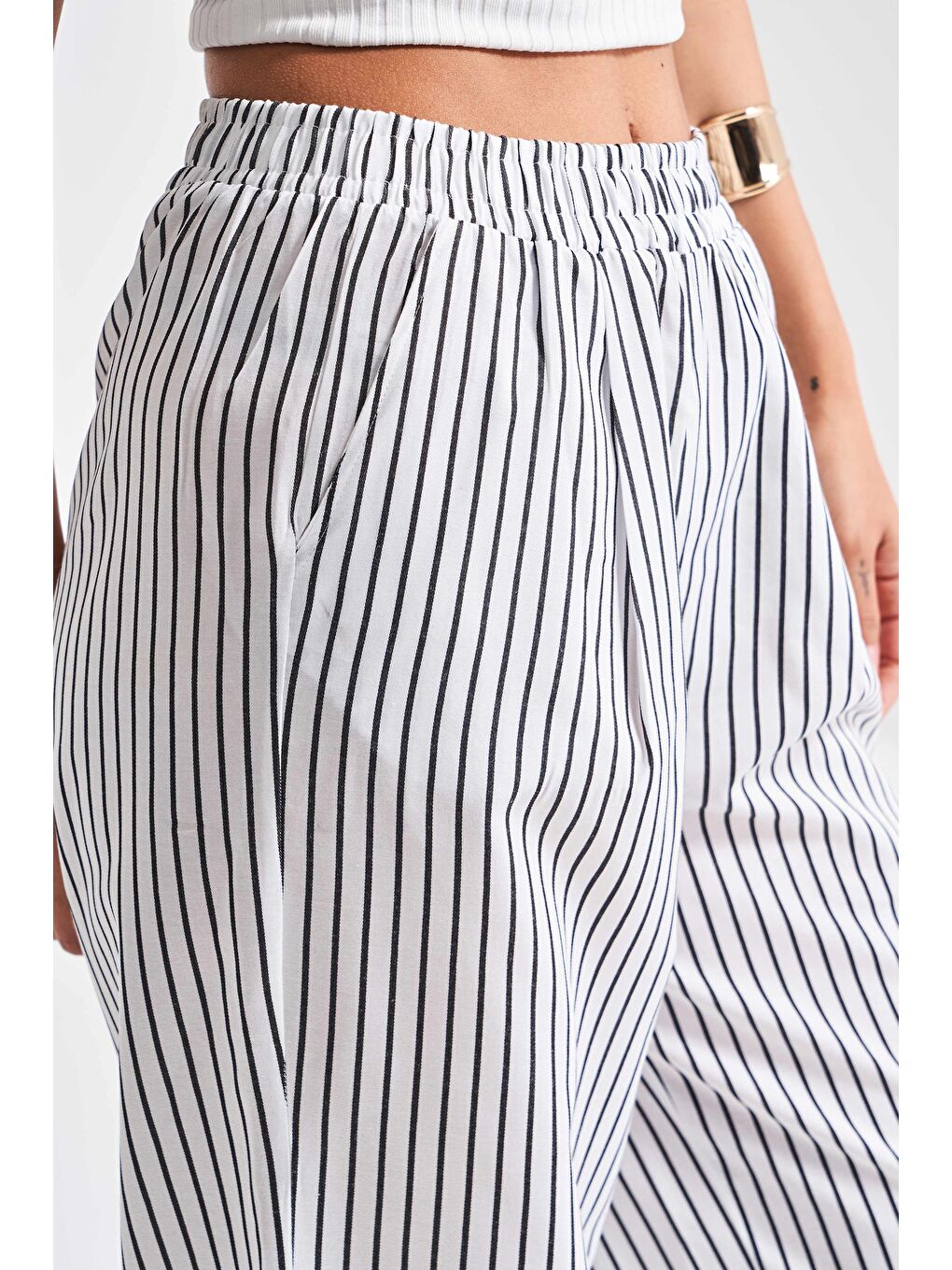 Kadın Siyah Beyaz Çizgili Renk s5-1 Rahat Kesim Pamuk Kumaş Beli Lastikli Pantolon-2
