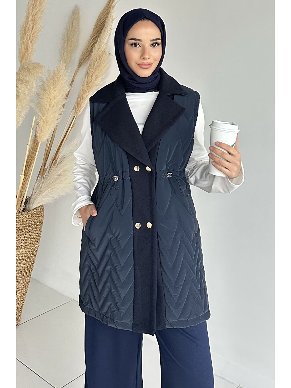 Lacivert Astarlı Bel Lastikli Tesettür Şişme Yelek