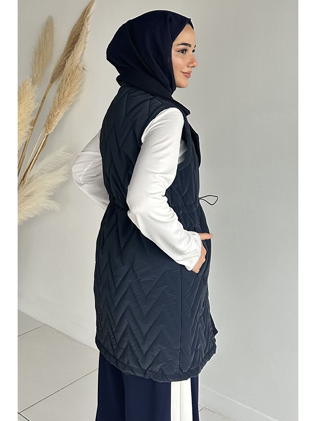 Lacivert Astarlı Bel Lastikli Tesettür Şişme Yelek-2