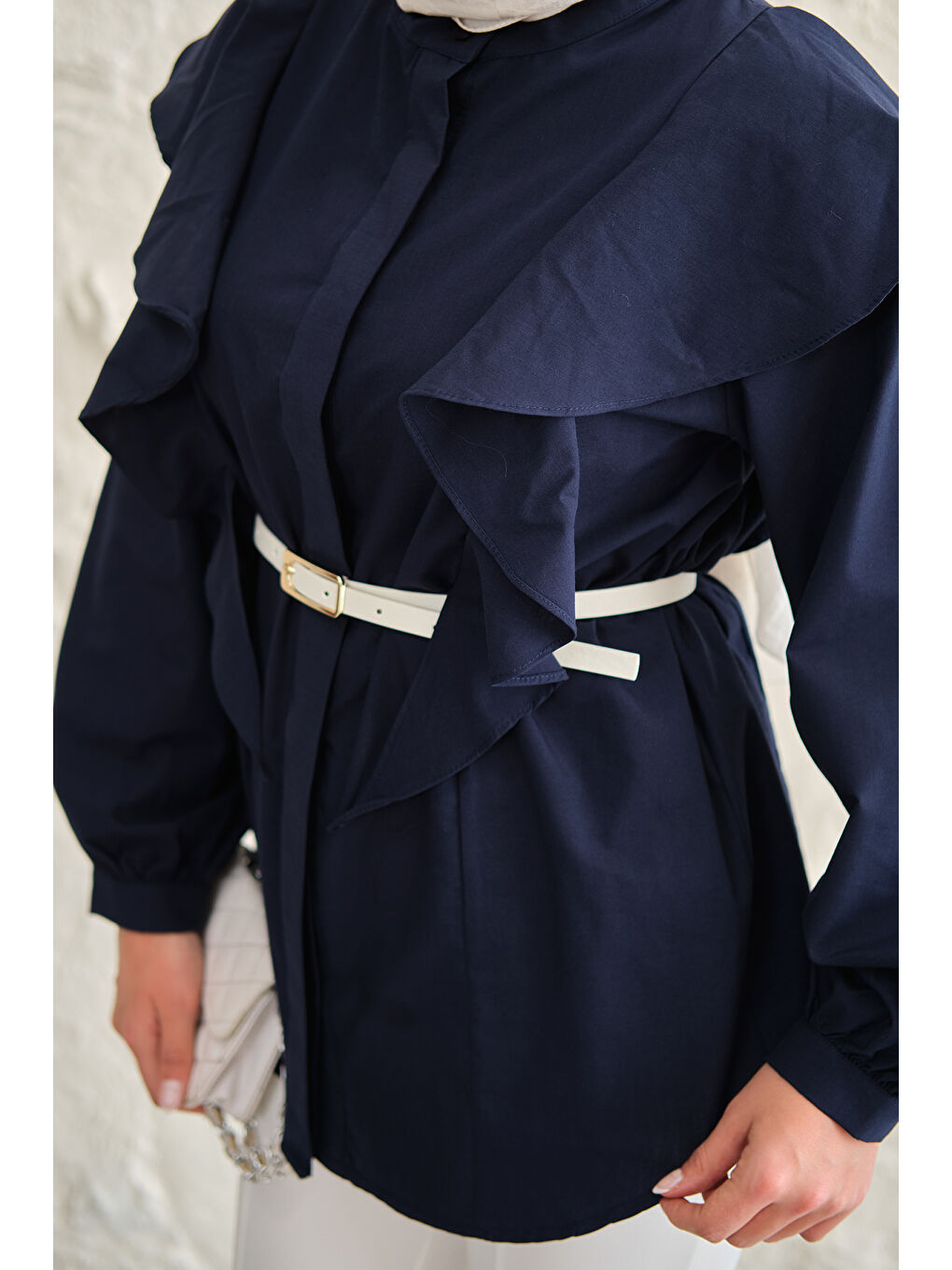 Kadın Gizli Düğme Detay Omuzdan Volanlı Gömlek Lacivert-3