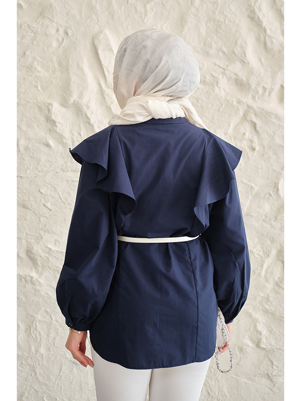 Kadın Gizli Düğme Detay Omuzdan Volanlı Gömlek Lacivert-4