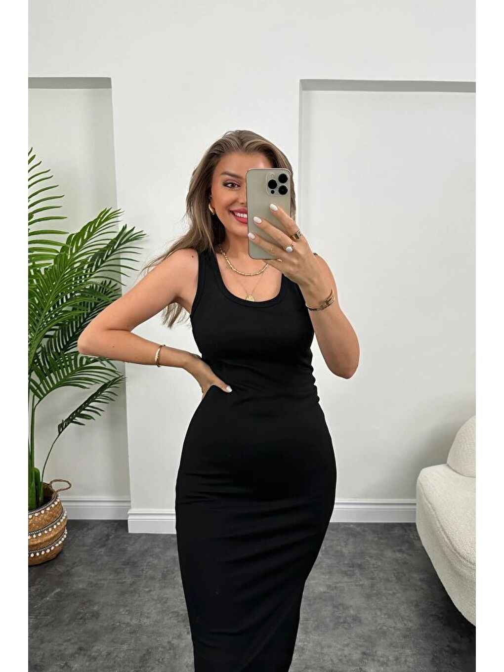Siyah Kadın çift Yırtmaç Detaylı Sıfır Kol Midi Boy Elbise-1