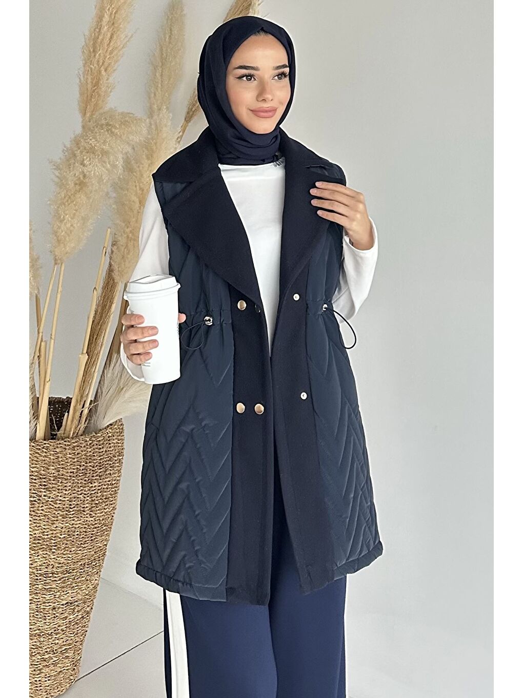 Lacivert Astarlı Bel Lastikli Tesettür Şişme Yelek-8