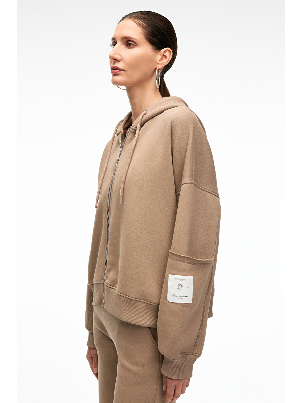 Bej VIVIENNE Kadın Metal Fermuarlı Kapüşonlu Kolda Süs Etiket Ve Cep Detaylı VİZON Sweatshirt-1