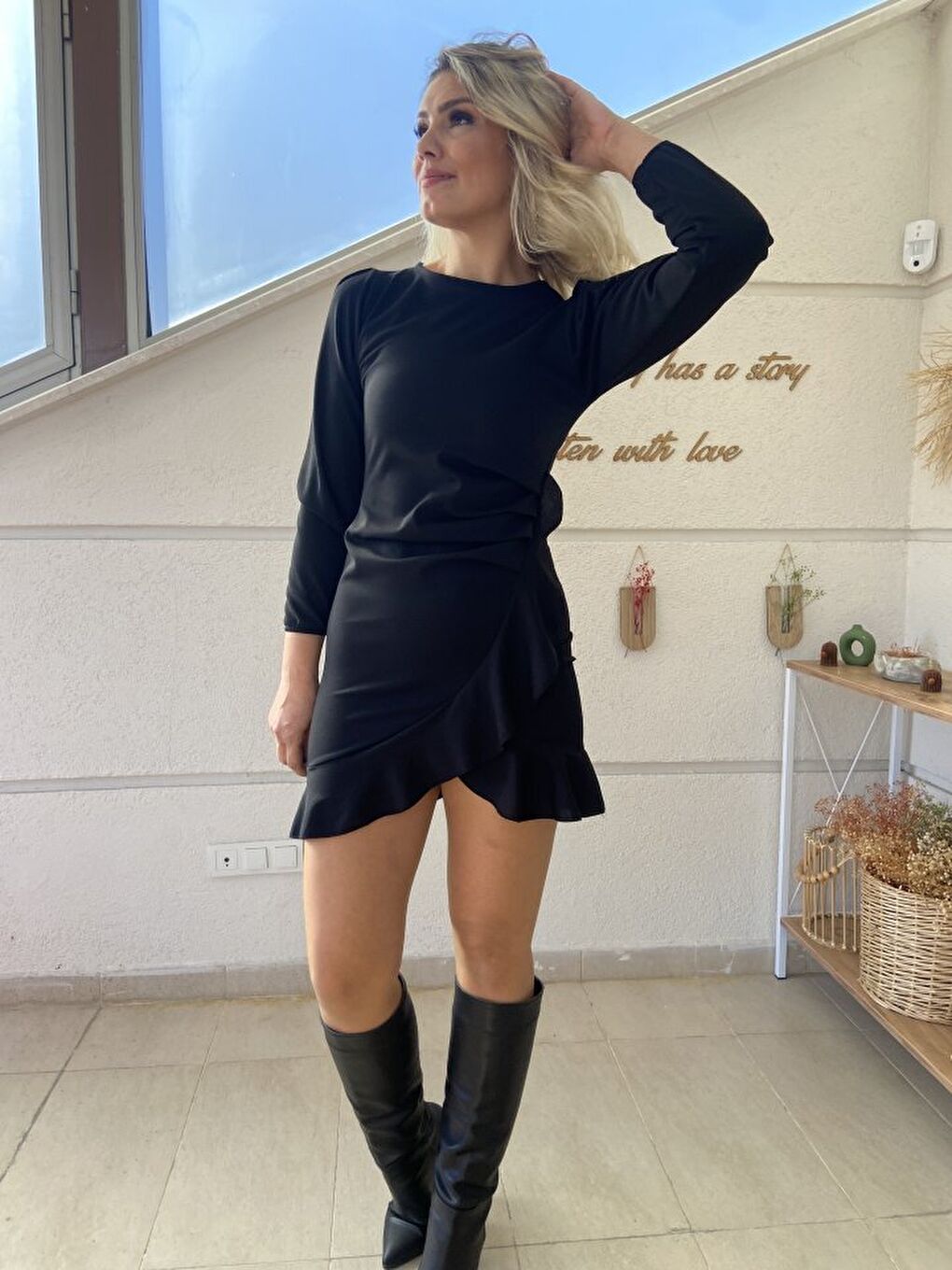 Siyah Kadın Uzun Kollu Bisiklet Yaka önden Volanlı Ithal Krep Elbise-1