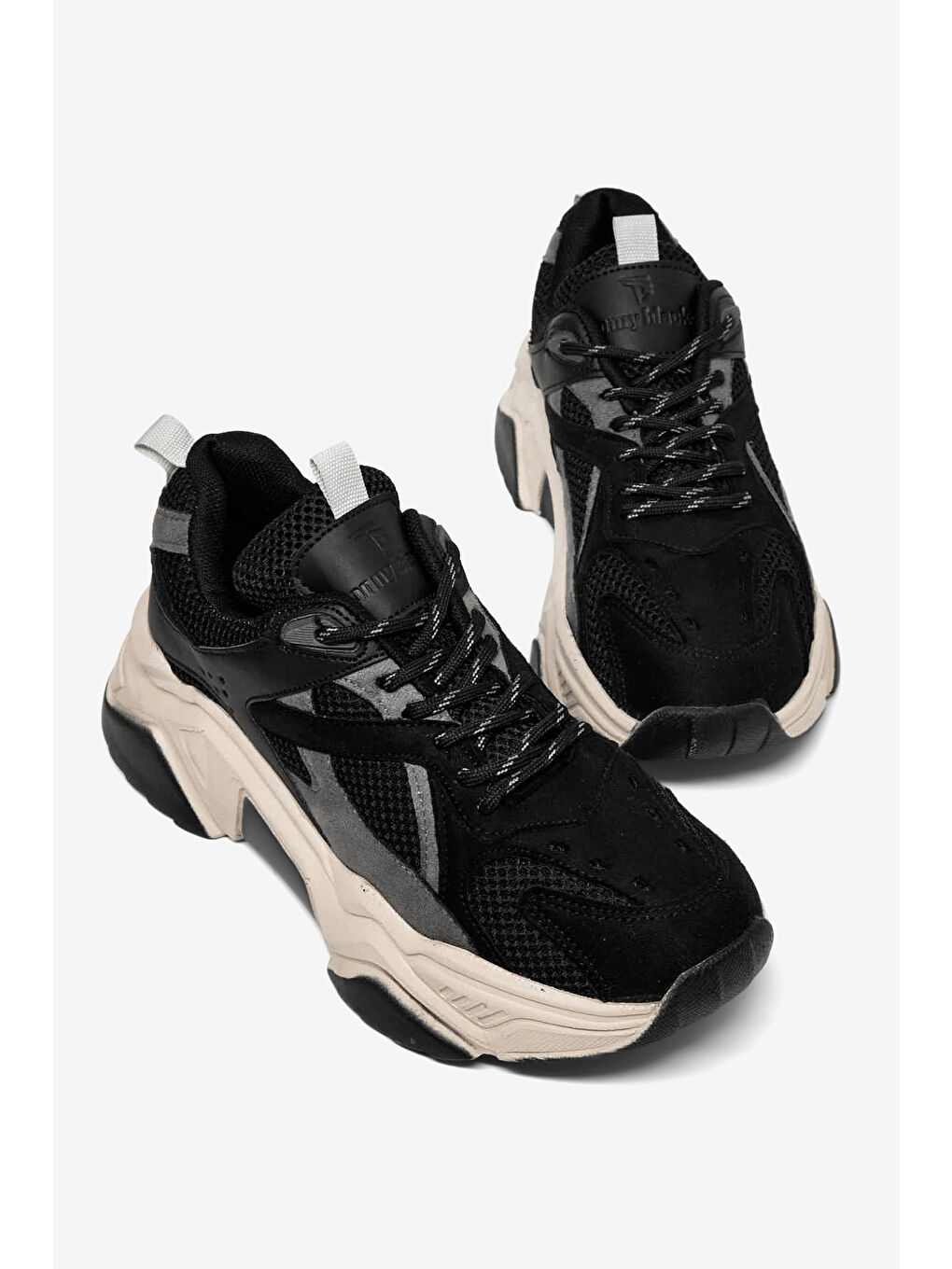 Kadın Siyah Rahat Kalıp Poli Taban Bağcıklı Sneaker-3