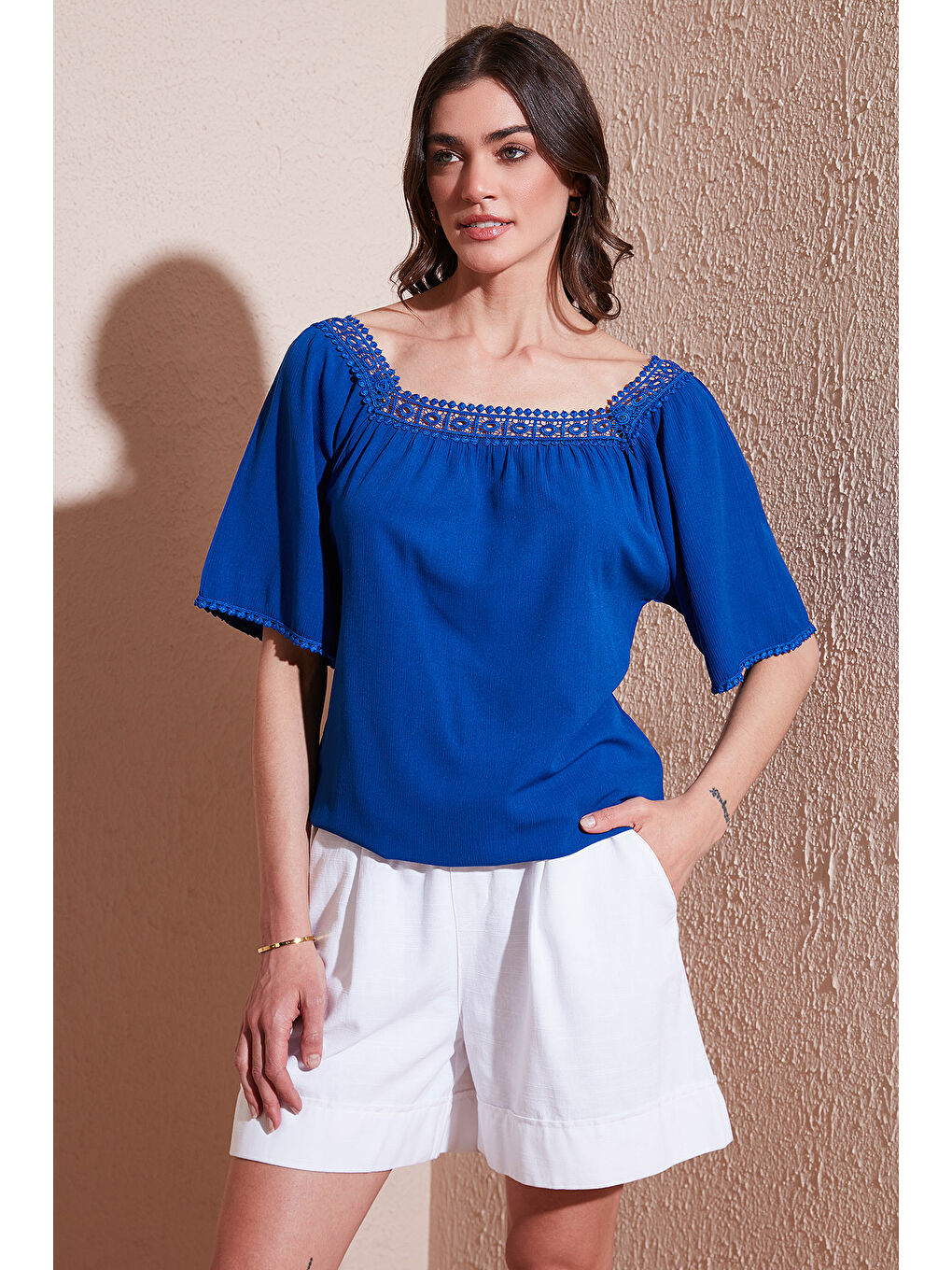Lela Mavi Güpürlü Regular Fit Kare Yaka Kadın Bluz 5869003 - 1