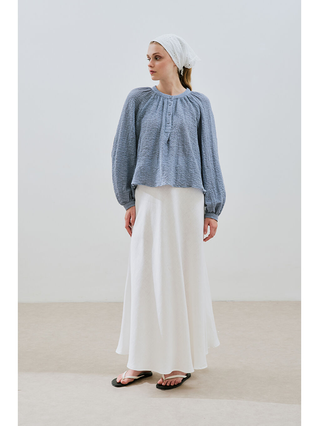 Dokulu Yakası Düğmeli Bluz Mavi-1