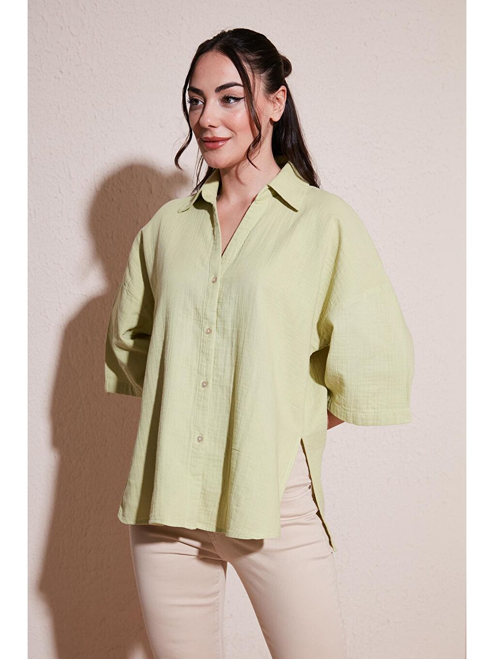 Yeşil Pamuklu Truvakar Kollu Oversize Kadın Gömlek 24Y0807K1-1