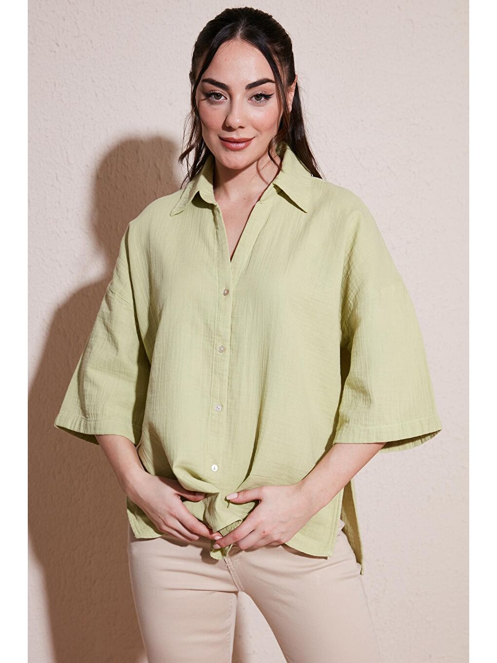 Yeşil Pamuklu Truvakar Kollu Oversize Kadın Gömlek 24Y0807K1-2