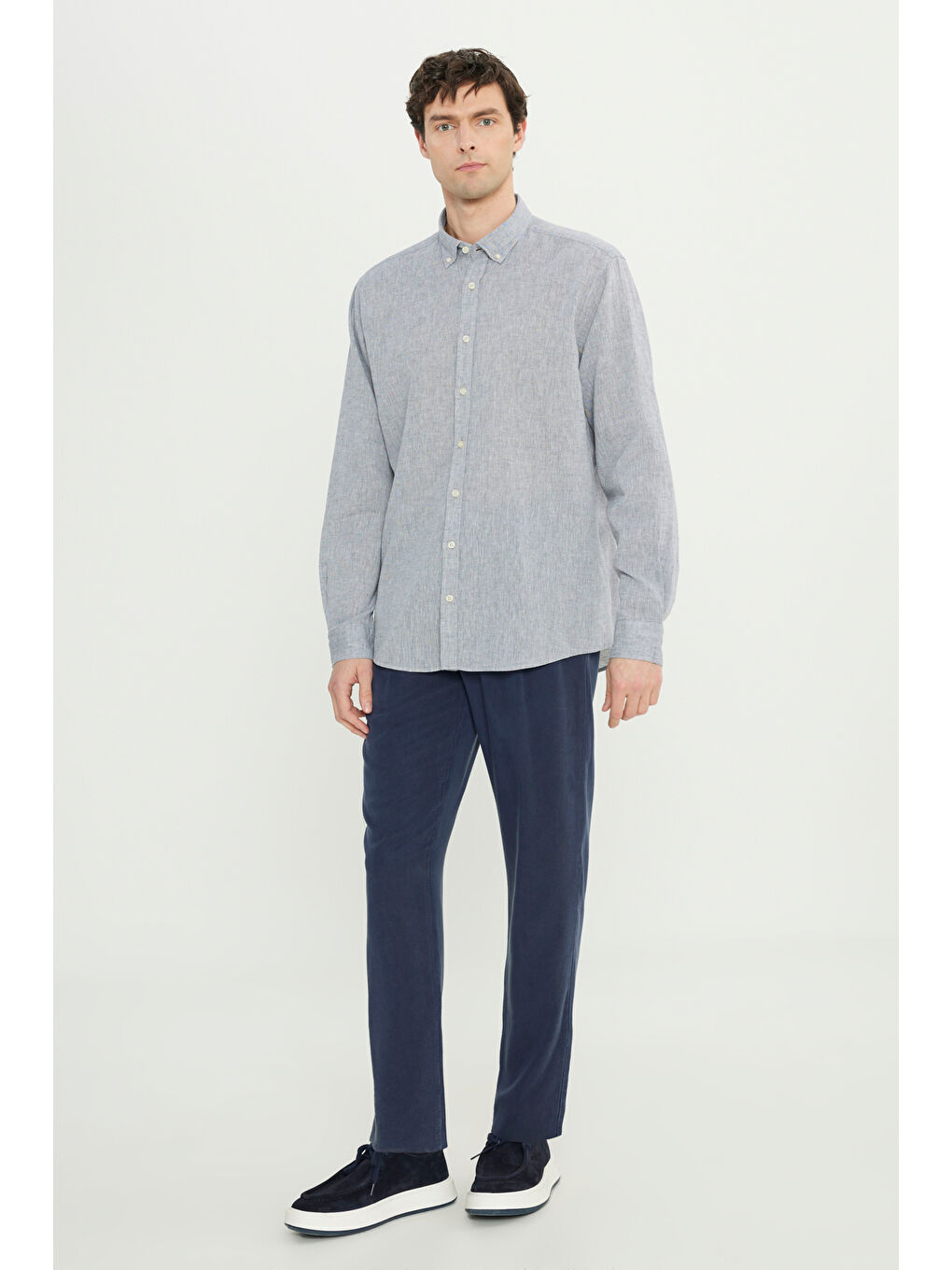 Erkek Gri Comfort Fit Rahat Kesim Düğmeli Yaka Keten Gömlek-3