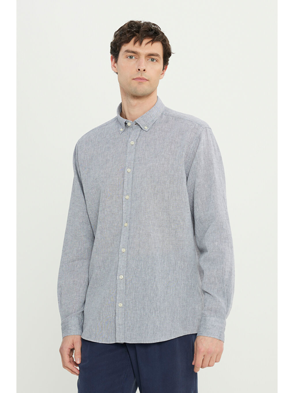 Erkek Gri Comfort Fit Rahat Kesim Düğmeli Yaka Keten Gömlek-4