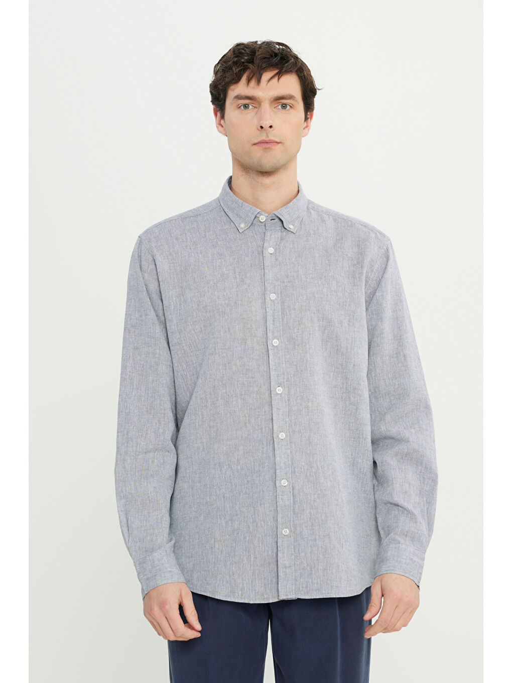 Erkek Gri Comfort Fit Rahat Kesim Düğmeli Yaka Keten Gömlek-5