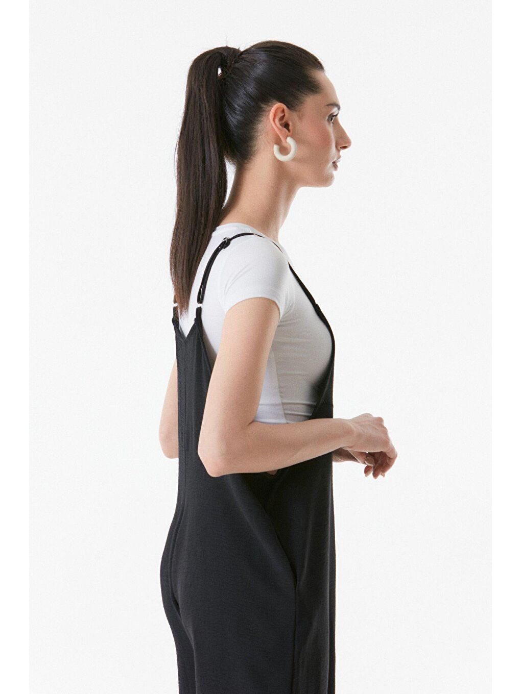 Siyah İ̇p Askılı Ayrobin Kumaş Salaş Tulum-3